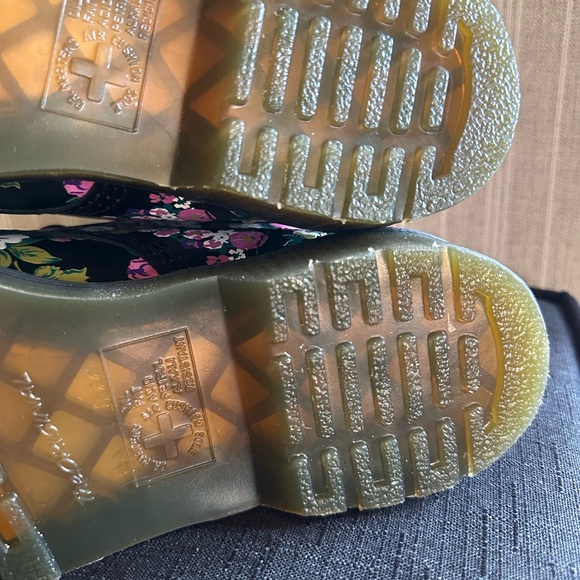 1460 Pascal Dr Marten Boots, Brand New size 8US, 39EU - Picture 13 of 15